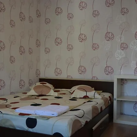 Apartment Iulia 9 *