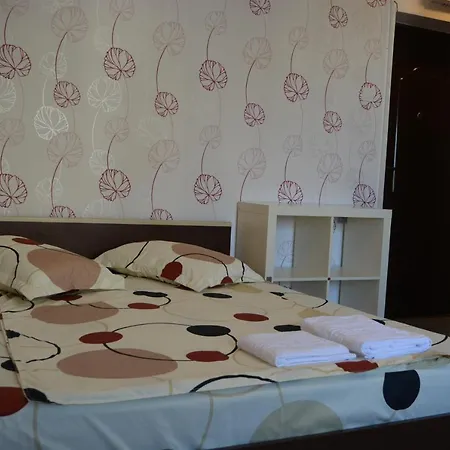 Apartment Iulia 9 *