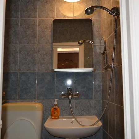 Apartment Iulia 9 *
